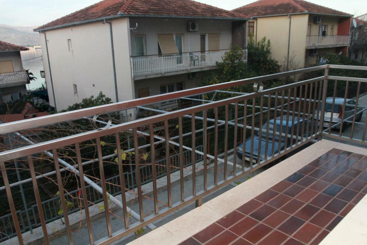 Raos Iva Apartment โตรกีร์ ภายนอก รูปภาพ