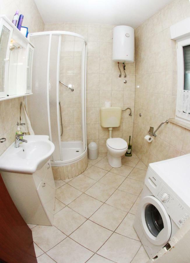 Raos Iva Apartment โตรกีร์ ภายนอก รูปภาพ