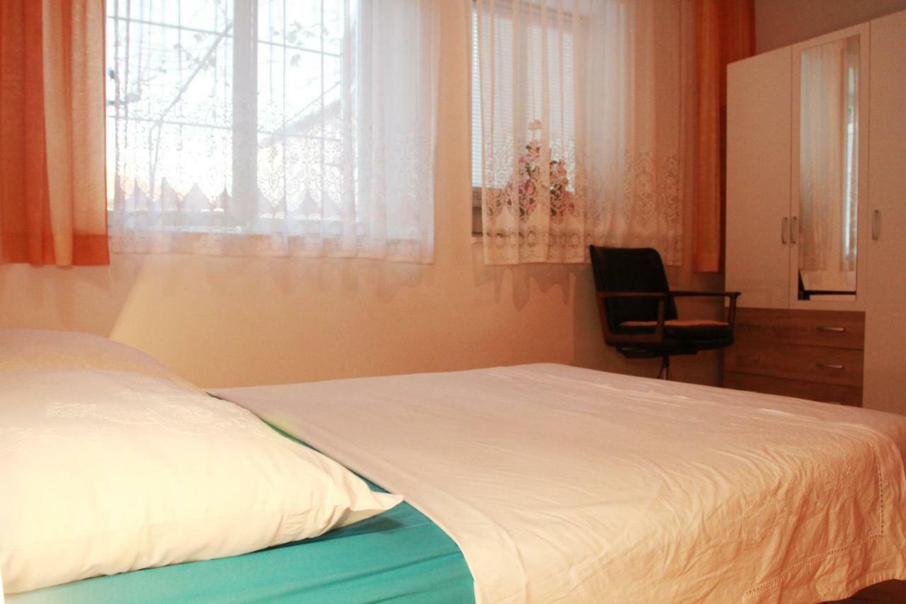 Raos Iva Apartment โตรกีร์ ภายนอก รูปภาพ