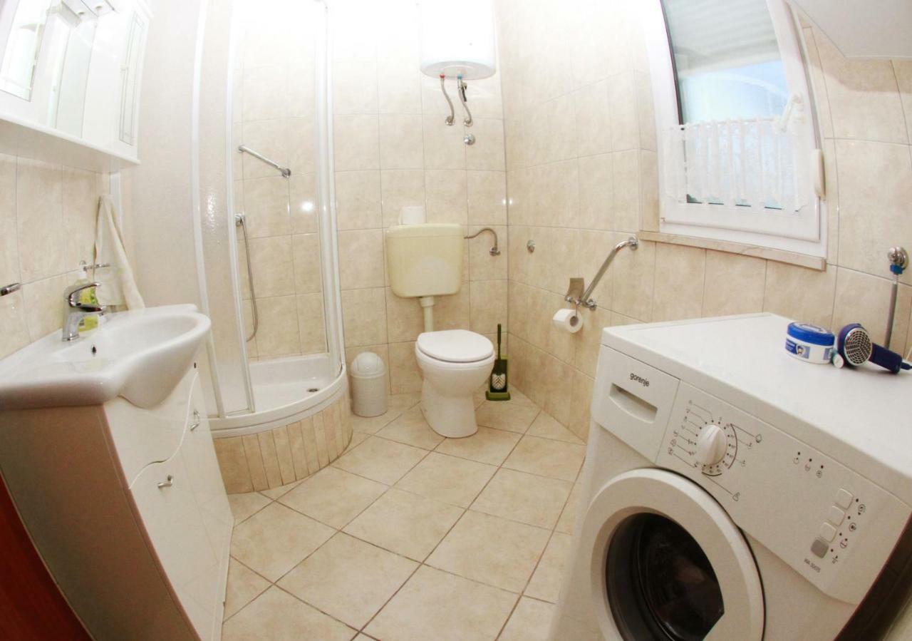 Raos Iva Apartment โตรกีร์ ภายนอก รูปภาพ