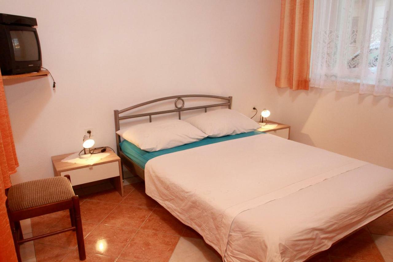 Raos Iva Apartment โตรกีร์ ภายนอก รูปภาพ