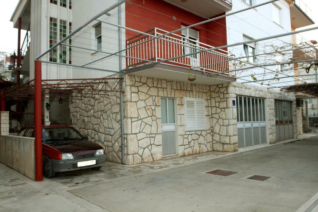 Raos Iva Apartment โตรกีร์ ภายนอก รูปภาพ