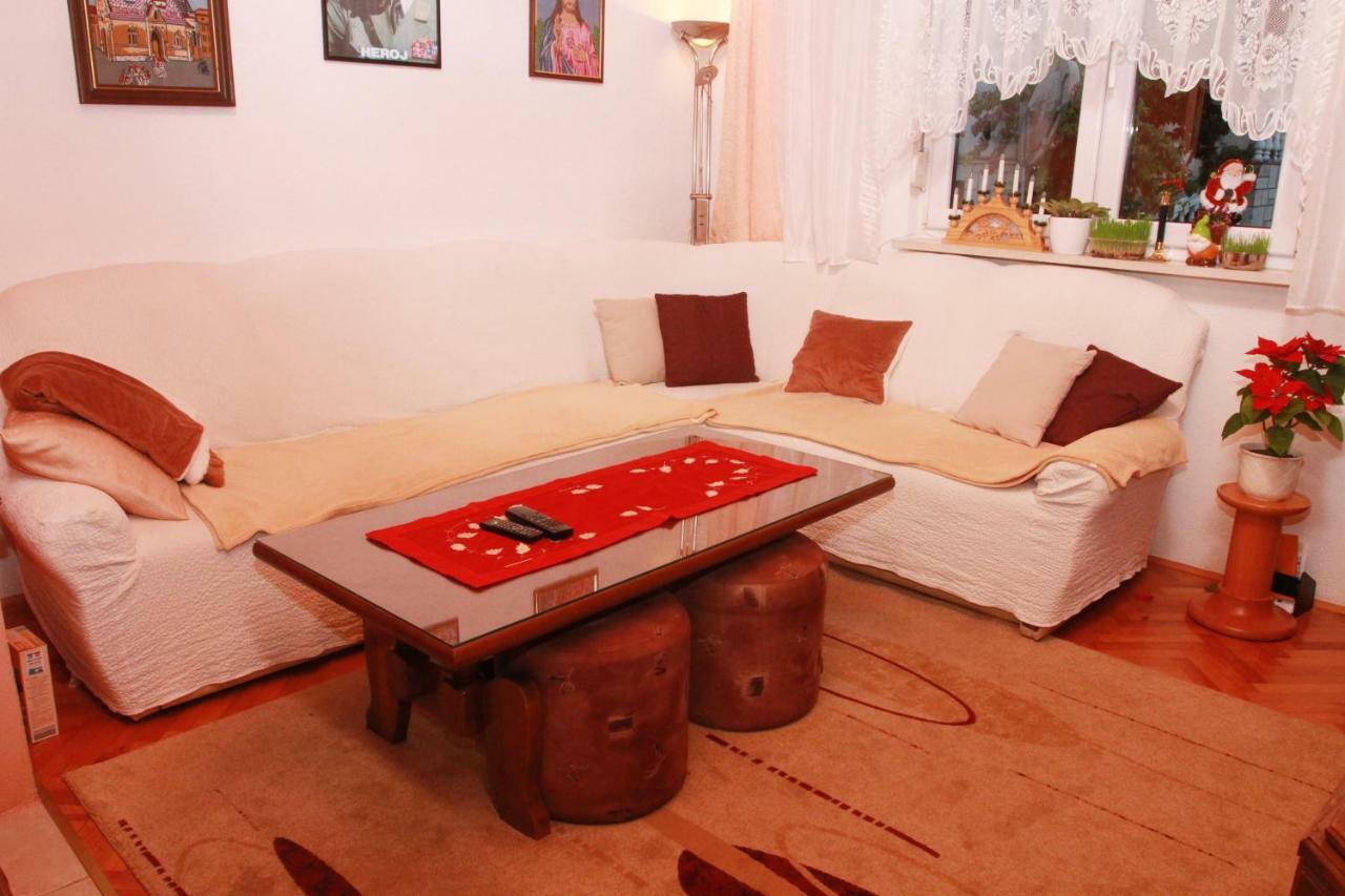 Raos Iva Apartment โตรกีร์ ภายนอก รูปภาพ